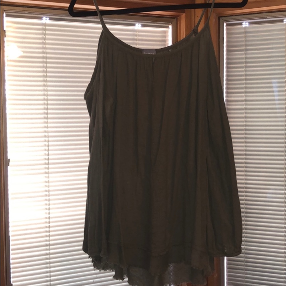 Green peek a boo shoulder top